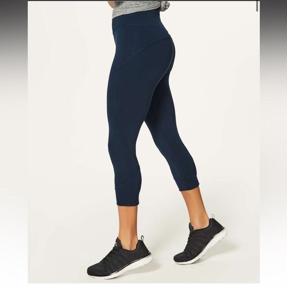Lululemon In Movement Crop Everlux 19" Leggings - Picture 3 of 8
